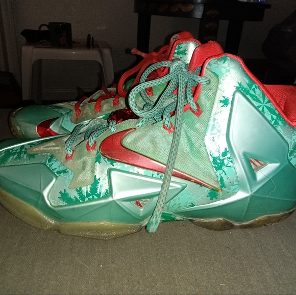 Shoes - Picture 3 of 5